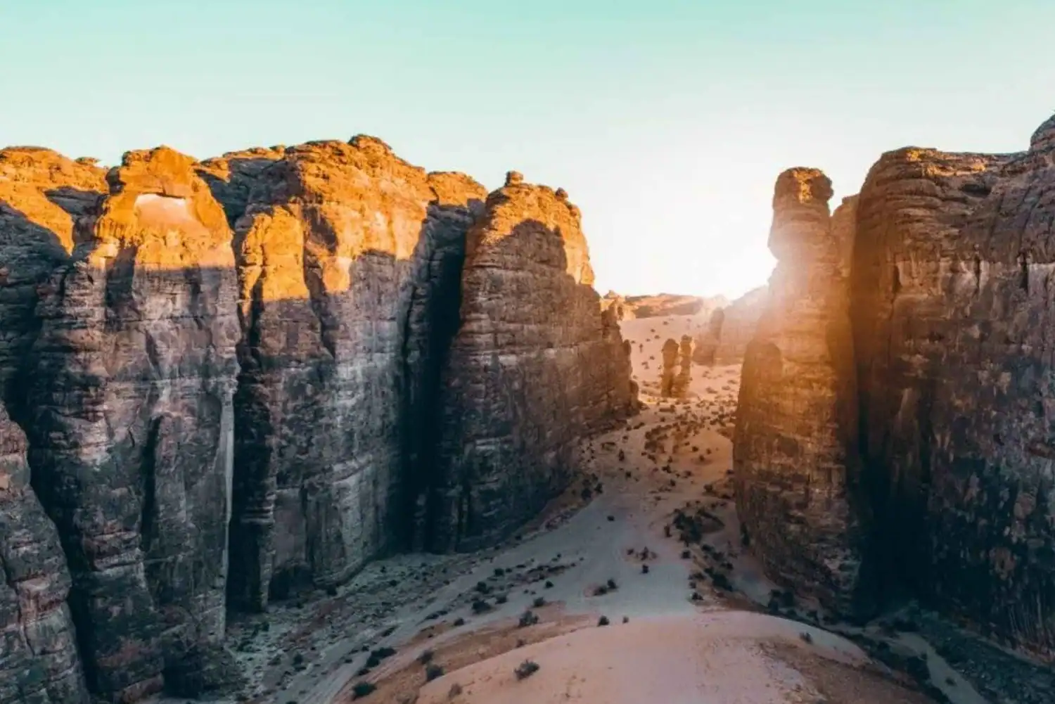 طبيعة نحتها الزمن