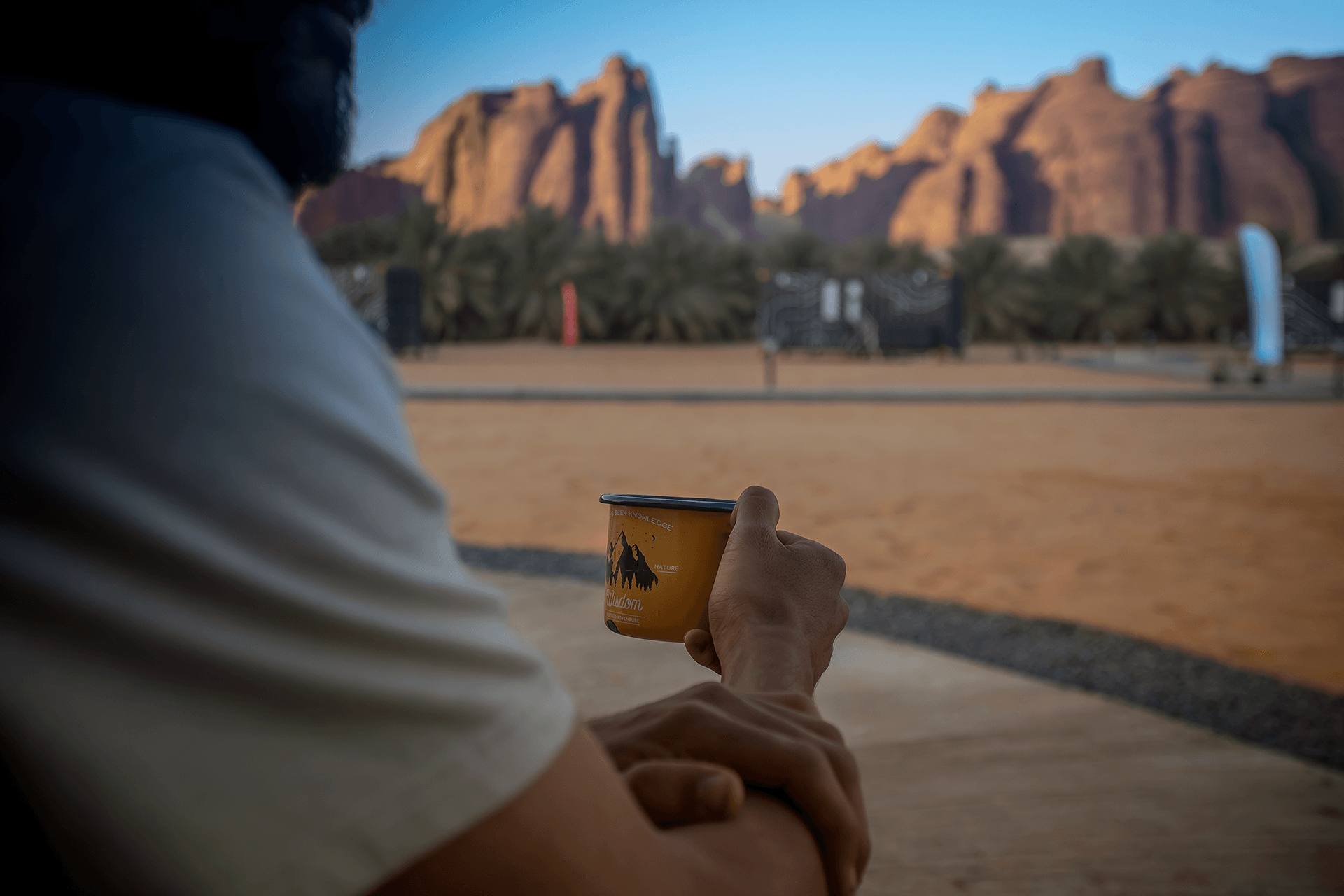 الديكور الداخلي لأحد كبائن بانجيا الخاصة في العلا